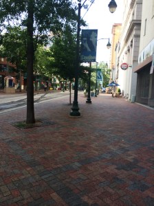 This place should be hoppin' with tourists and locals alike!